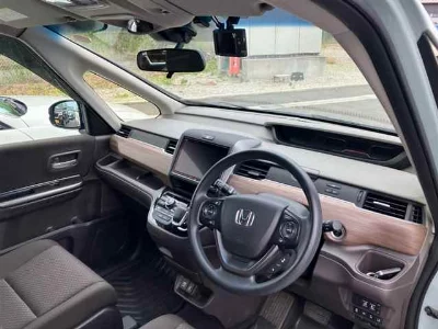 HONDA FREED HYBRID