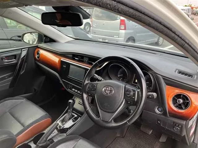 Toyota Auris 2015