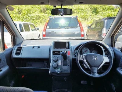 Honda Mobilio Spike