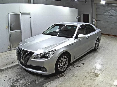 Toyota CROWN HYBRID