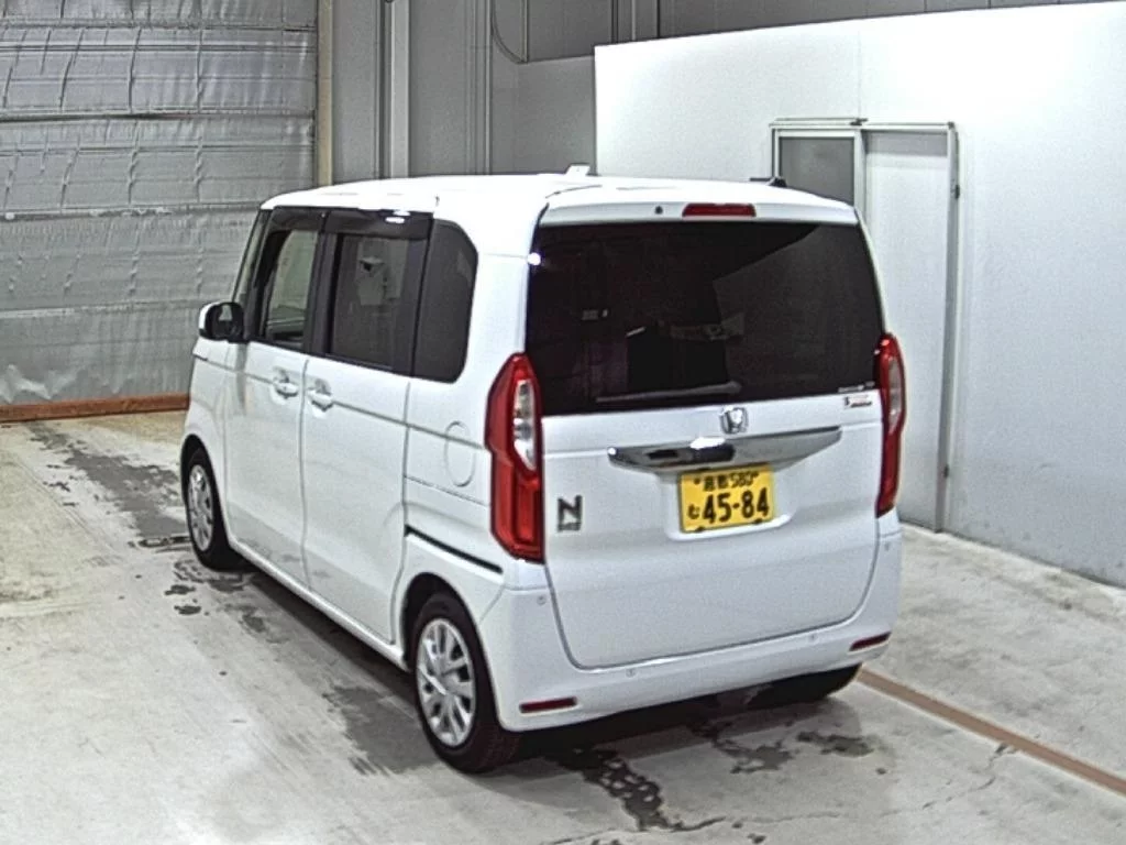 Honda N-Box  с аукциона в Японии