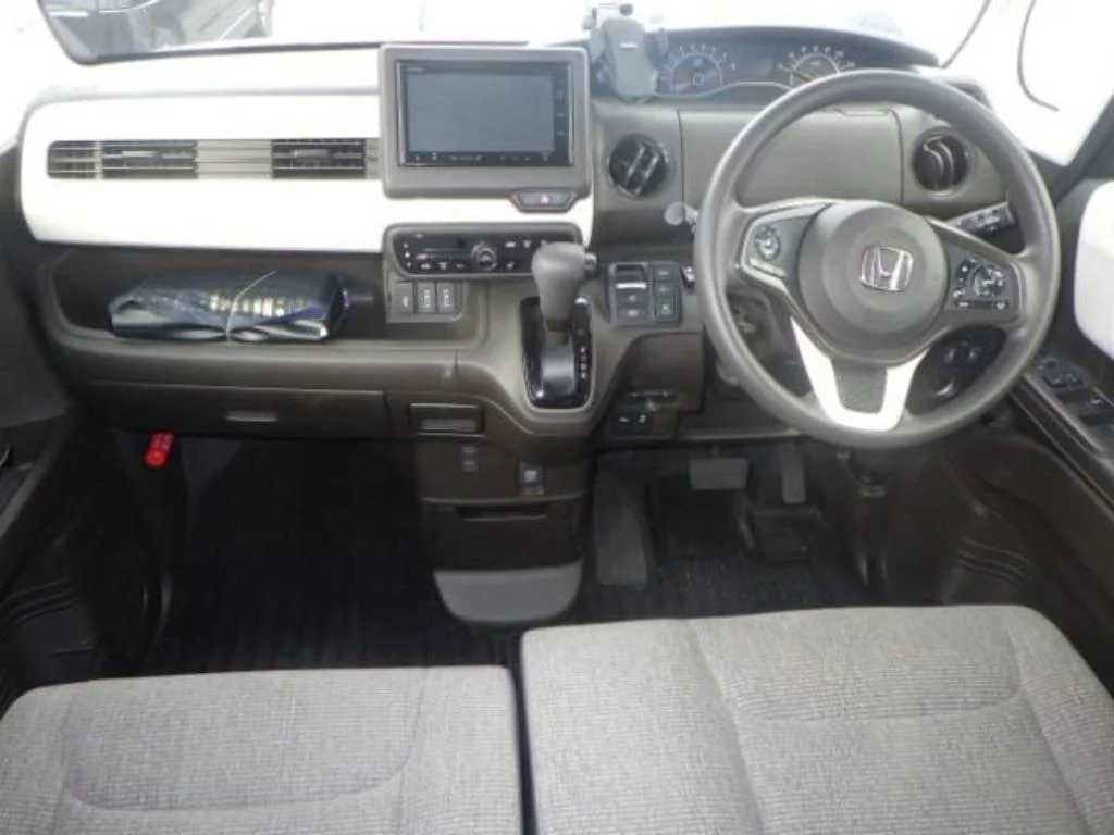 Honda N-Box  с аукциона в Японии