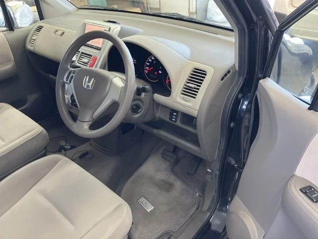 Honda Mobilio  с аукциона в Японии