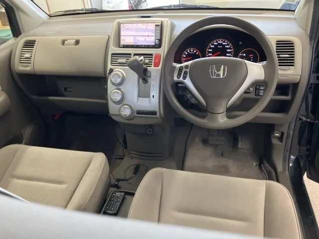 Honda Mobilio  с аукциона в Японии