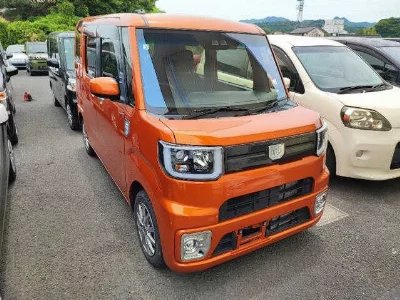 DAIHATSU WAKE