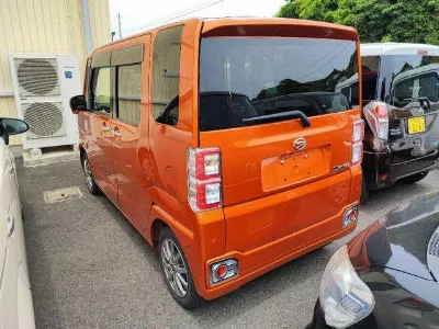 DAIHATSU WAKE