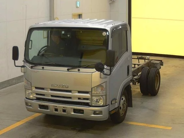 Isuzu Elf  с аукциона в Японии
