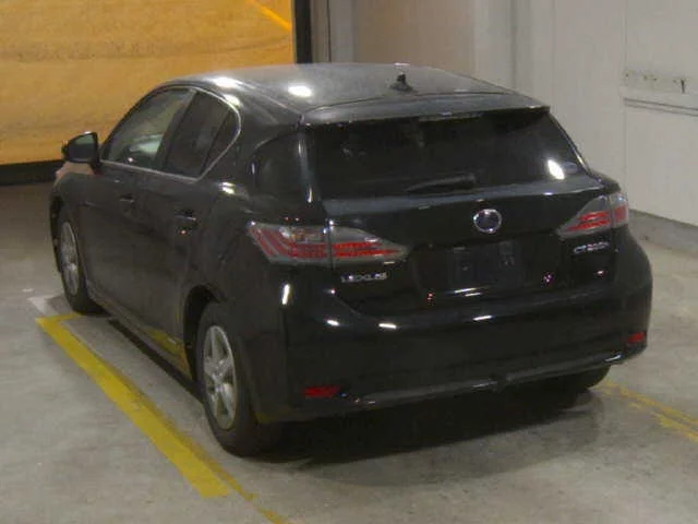 Lexus CT200h  с аукциона в Японии