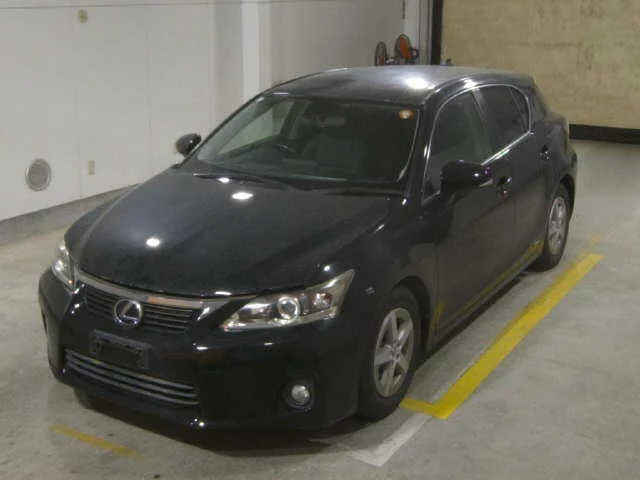 Lexus CT200h  с аукциона в Японии