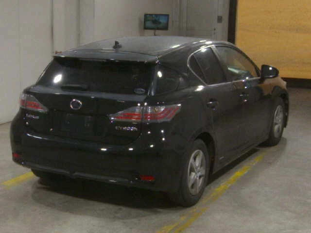 Lexus CT200h  с аукциона в Японии