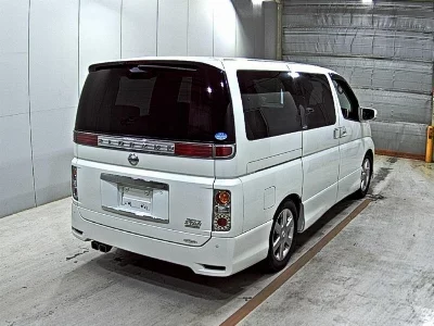 NISSAN ELGRAND