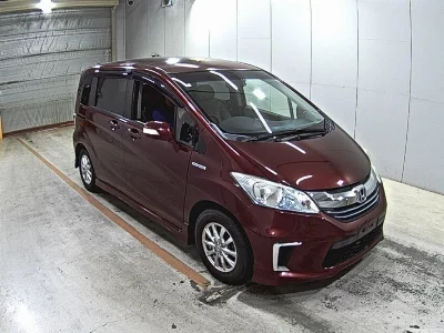 HONDA FREED HYBRID