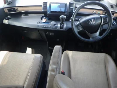 HONDA FREED HYBRID