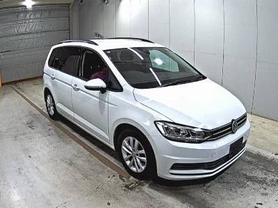 VOLKSWAGEN GOLF TOURAN