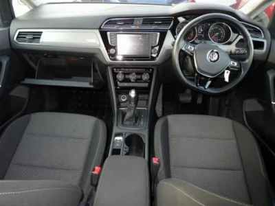 VOLKSWAGEN GOLF TOURAN