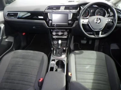 VOLKSWAGEN GOLF TOURAN