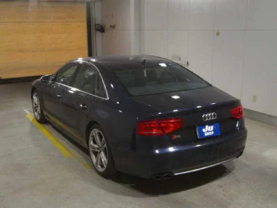 Audi S8
