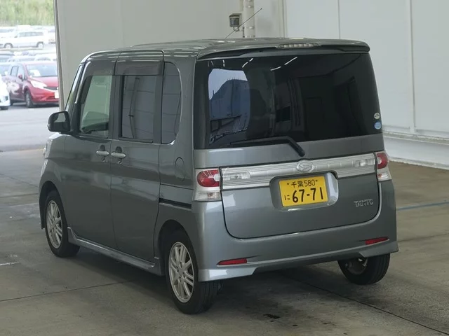 Daihatsu Tanto  с аукциона в Японии