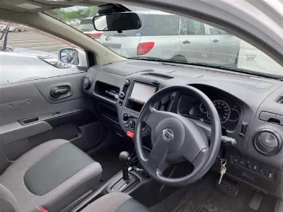 Nissan AD