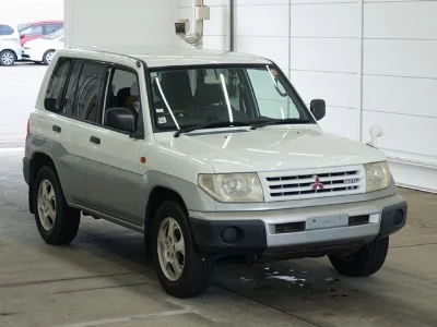 Mitsubishi Pajero iO