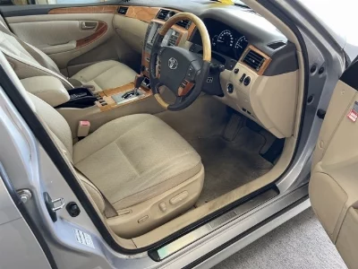 Toyota CROWN MAJESTA
