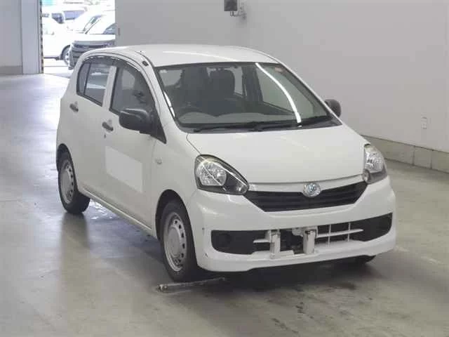 Daihatsu Mira e:S  с аукциона в Японии