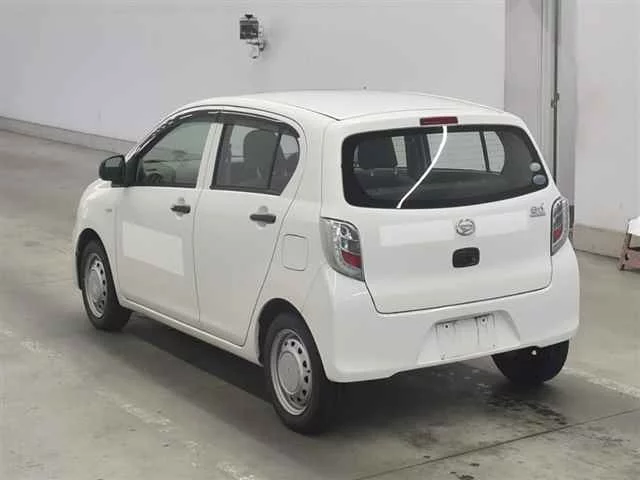 Daihatsu Mira e:S  с аукциона в Японии