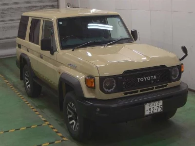 Toyota LAND CRUISER 70