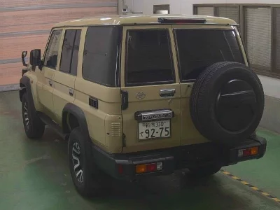 Toyota LAND CRUISER 70