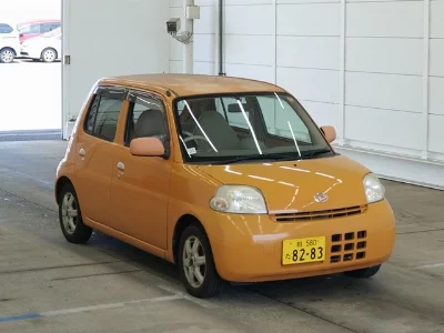 Daihatsu Esse