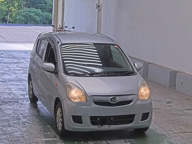 Daihatsu Mira  с аукциона в Японии