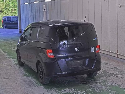 Honda Freed Spike