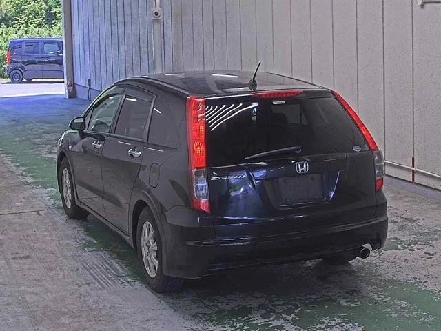 Honda Stream  с аукциона в Японии