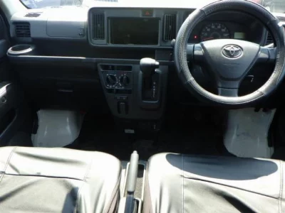 TOYOTA PIXIS VAN
