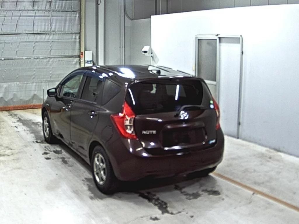 Nissan Note  с аукциона в Японии