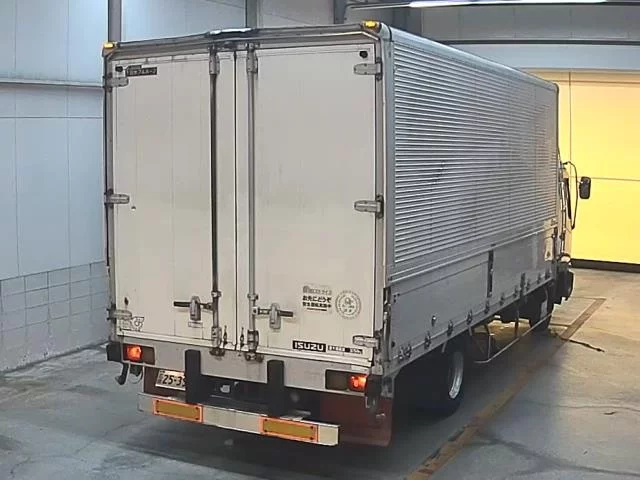 Isuzu Forward  с аукциона в Японии