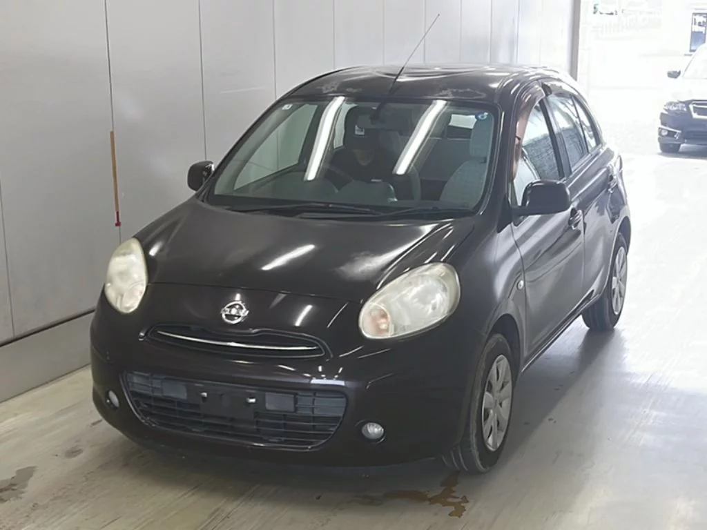 Nissan March  с аукциона в Японии