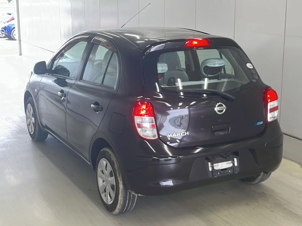 Nissan March  с аукциона в Японии