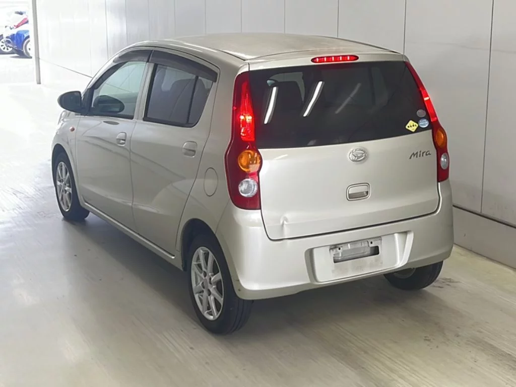 Daihatsu Mira  с аукциона в Японии
