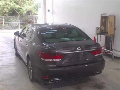 Lexus LS600h