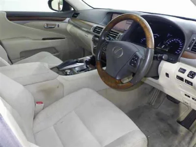 Lexus LS600h