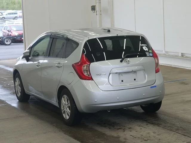 Nissan Note  с аукциона в Японии