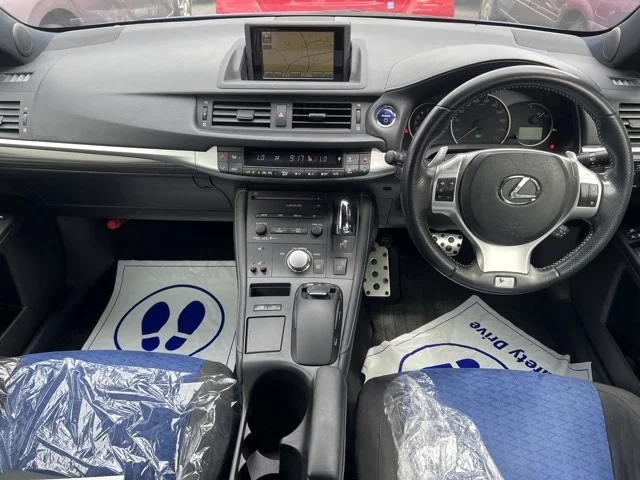 Lexus CT200h  с аукциона в Японии