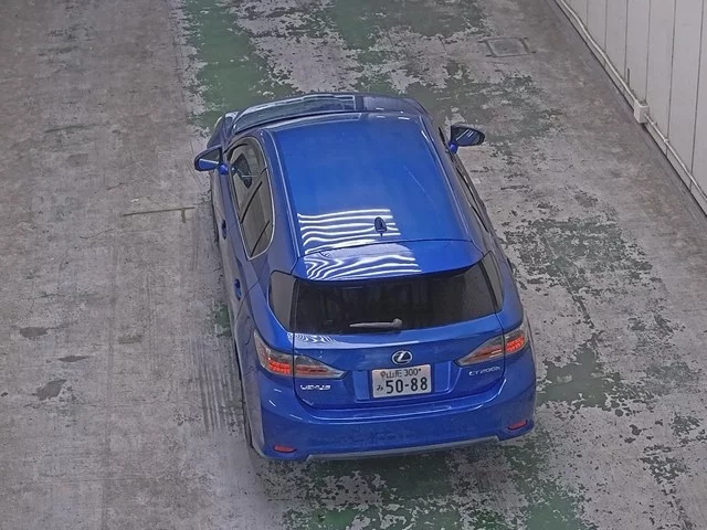 Lexus CT200h  с аукциона в Японии