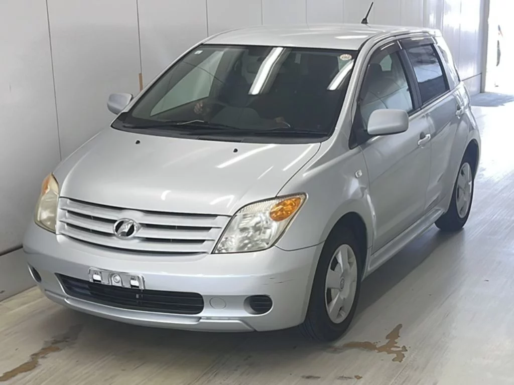 Toyota Ist  с аукциона в Японии