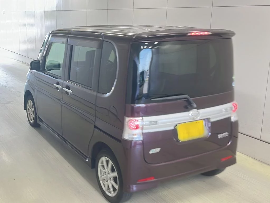 Daihatsu Tanto  с аукциона в Японии
