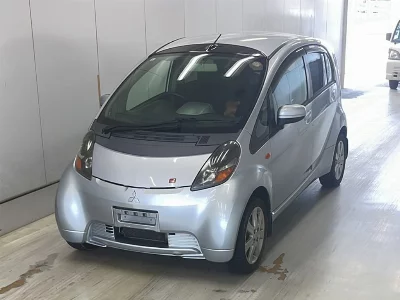 Mitsubishi i