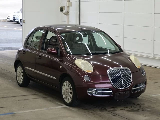 Nissan March  с аукциона в Японии