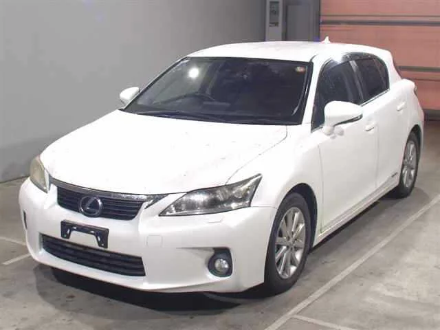 Lexus CT200h  с аукциона в Японии