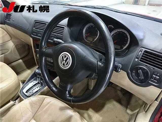 Volkswagen Bora  с аукциона в Японии